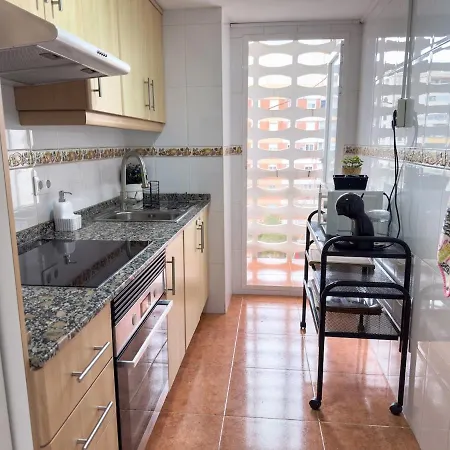 Spacious And Comfortable With Balcony In * Valencia