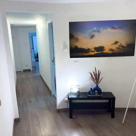 Apartment Spacious And Comfortable With Balcony In